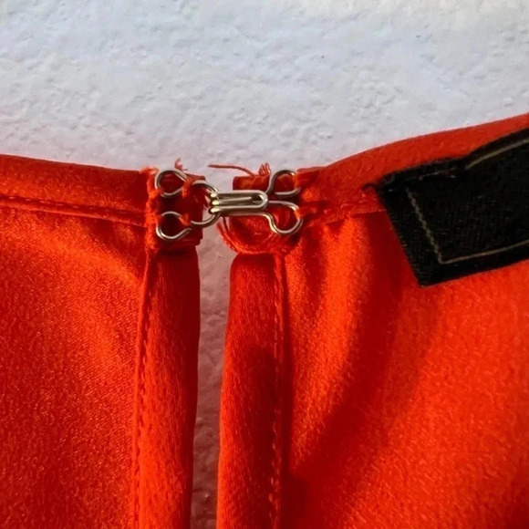 BCBGMaxAzria Burnt Orange Sleeveless Top Size Medium - Picture 2 of 10